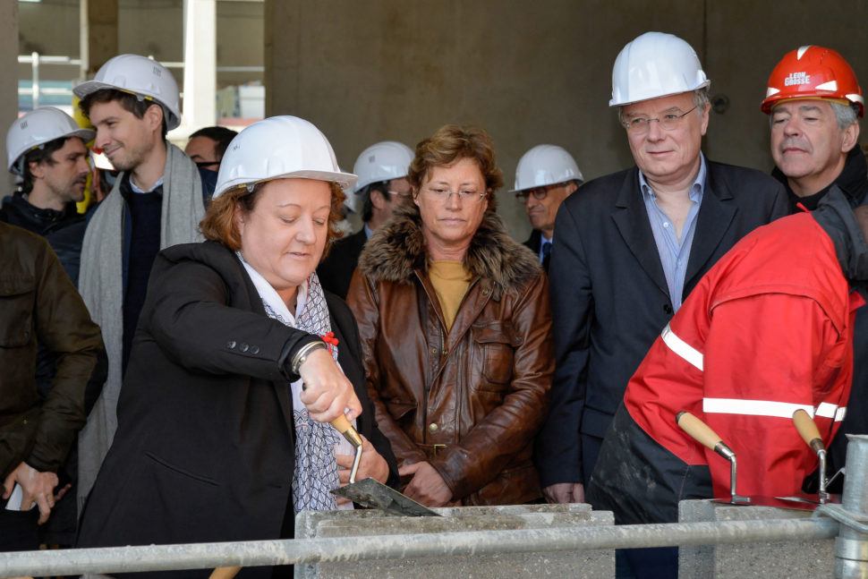 F. Calandra présidente de la RIVP pose la 1ère pierre pour le site Paul Meurice.