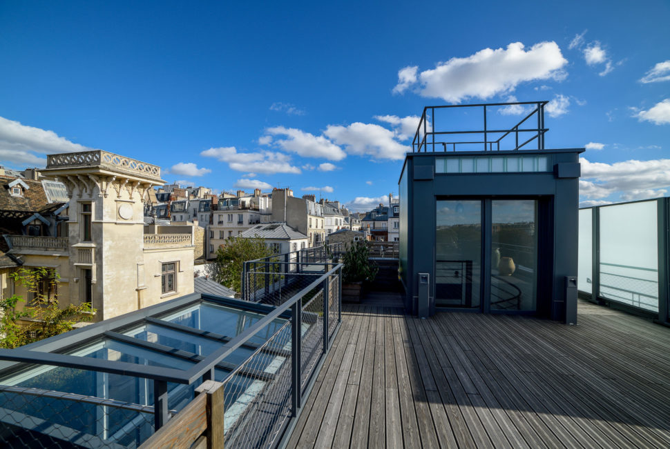 Le bois est un matériau majeur du 5 impasse Marie Blanche à Paris 18ème.