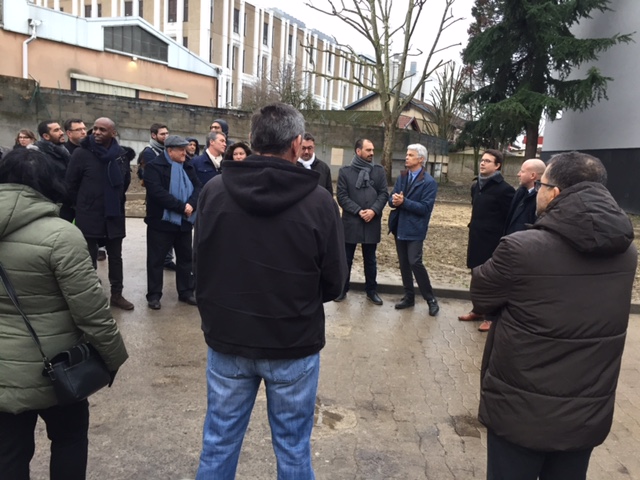 S. Contat présente l'opération de réhabilitation passage des Roses à Aubervilliers. 