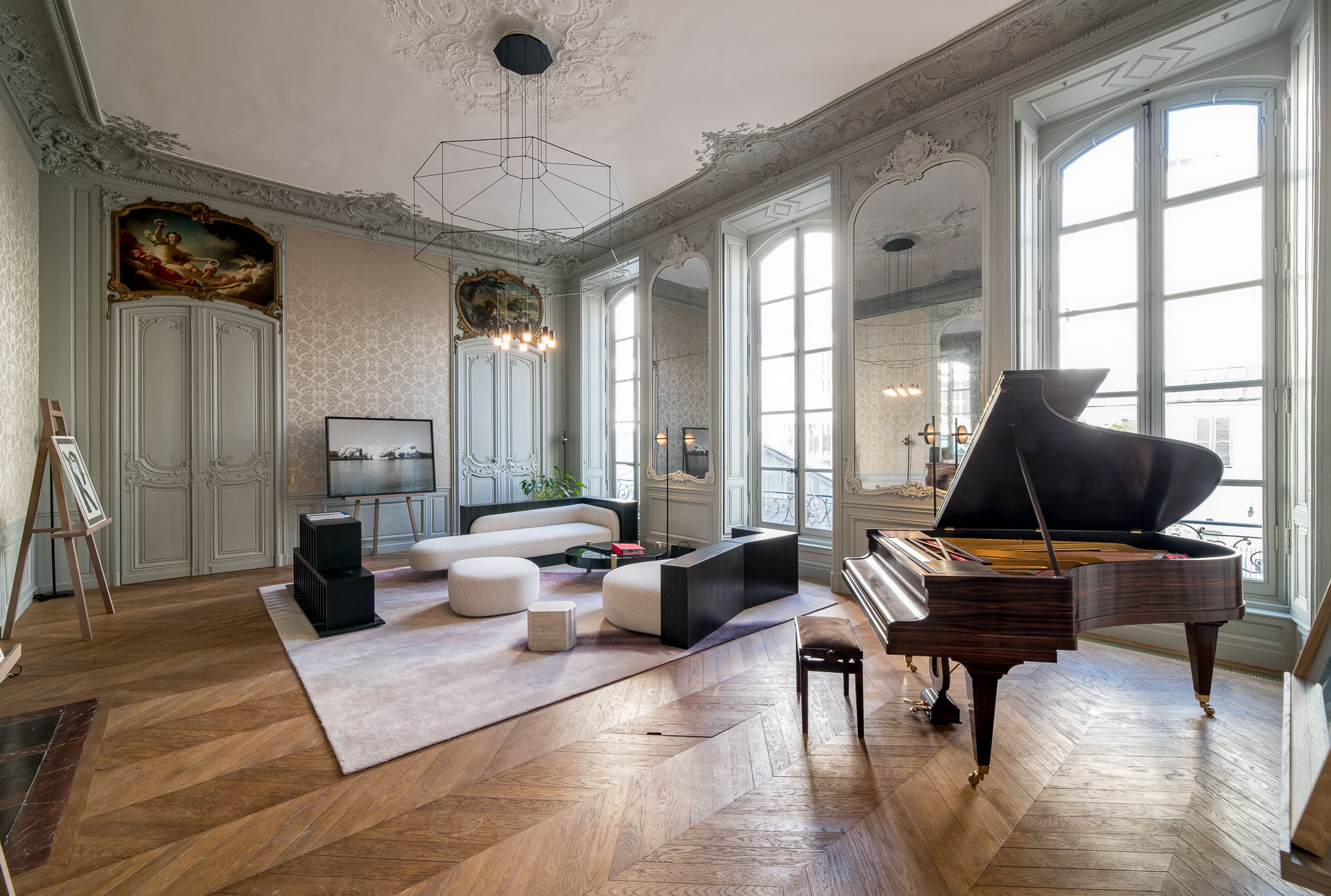 Cromot du Bourg abrite un piano Pleyel de 1938 pour des concerts de musique classique. 